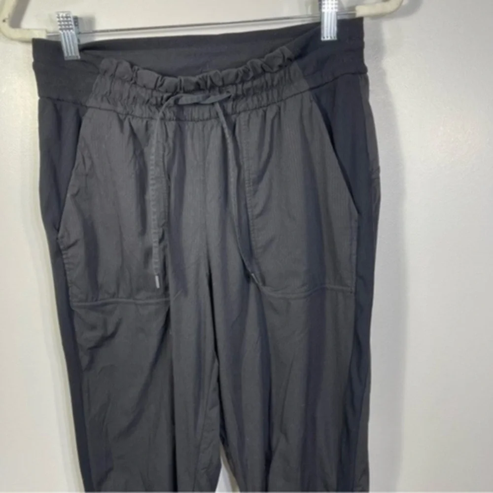 Lululemon Beyond the Studio Jogger Black Size 8